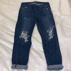 American Eagle Size 8 ripped Mom Jeans
